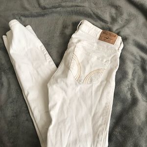 HOLLISTER WHITE SKINNY JEANS